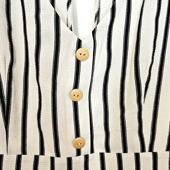 Crystal Sky Striped Romper Tie Waist  Flutter Sleeve Juniors 11 Fits 8 Resort - Picture 5 of 12